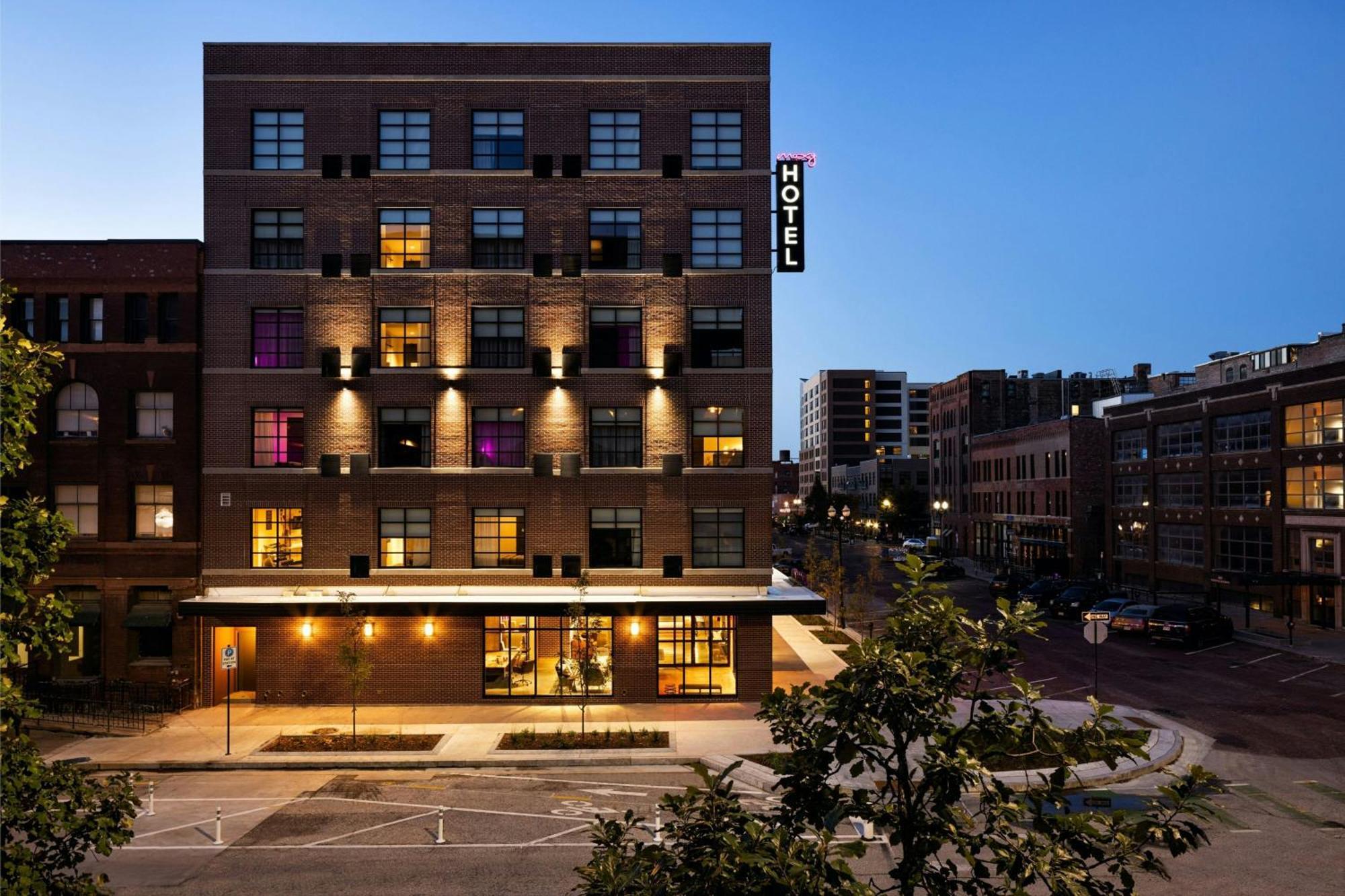 Hotel Moxy Omaha Downtown Exterior foto